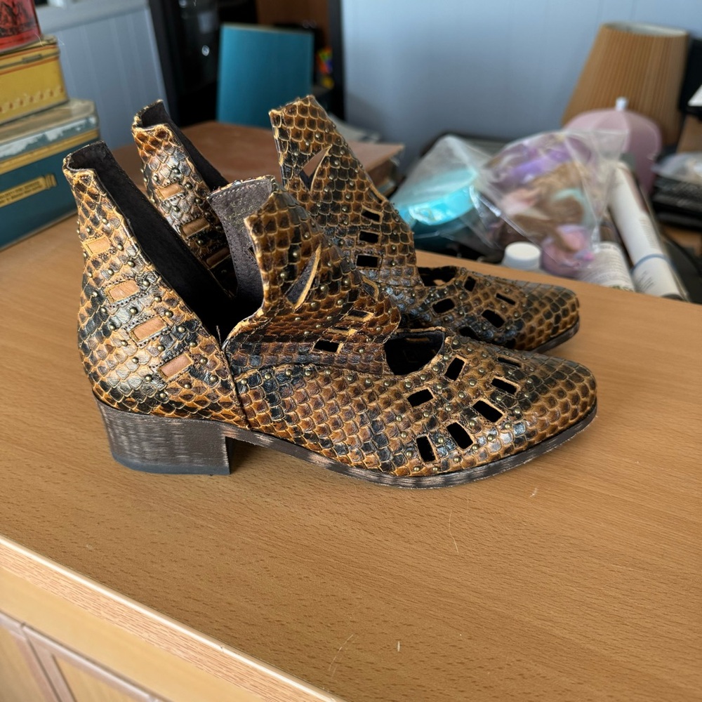 Snakeskin Pattern Boots